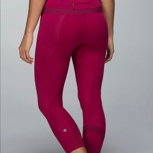 Lululemon Inspire II crop, Size 4